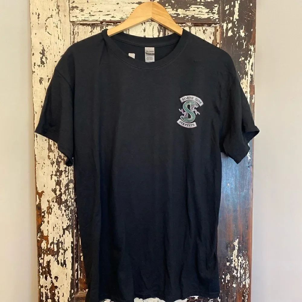 NWOT Southside Serpents iron on. T-shirt. Size L